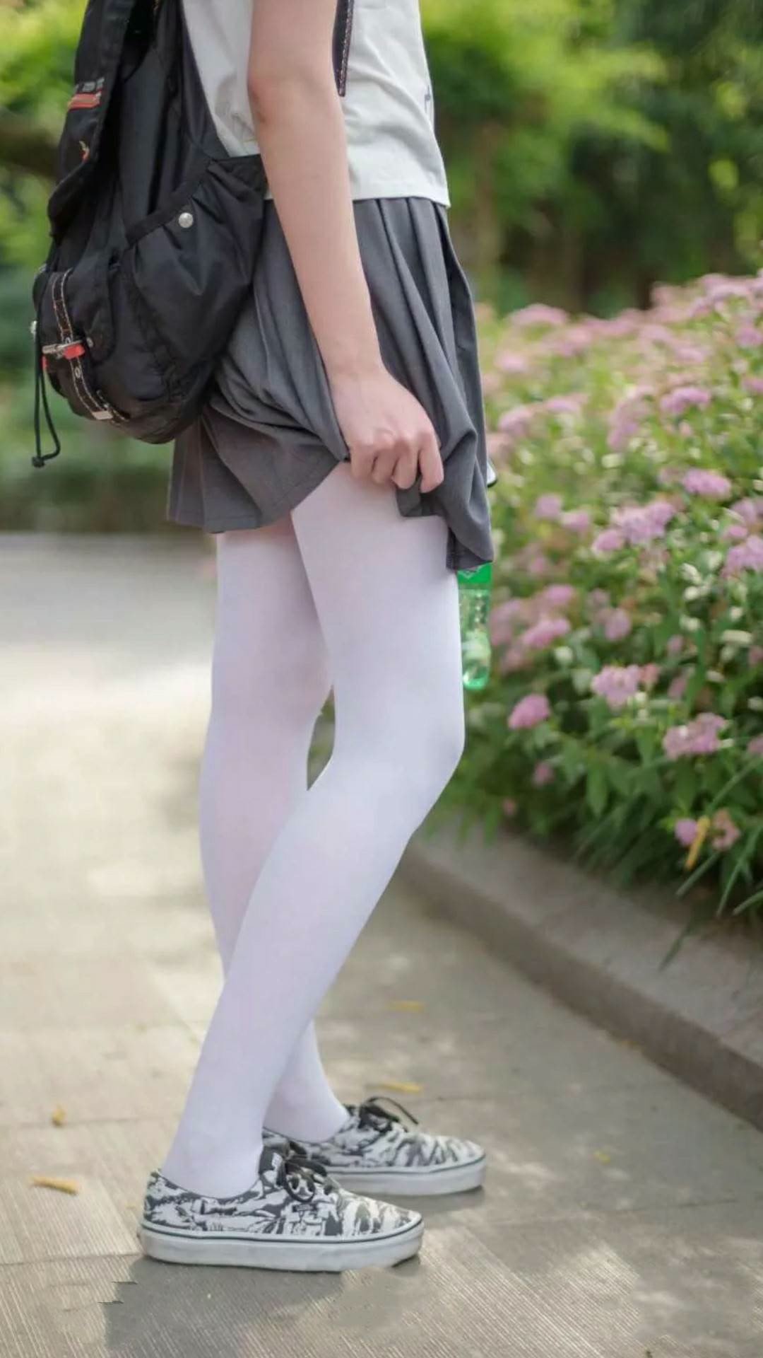 朱婷晒合照纪念夺冠三周年感慨万千,朱婷2013年